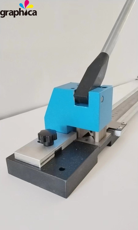 Expérience des coupes précises et lisses avec YQ-50N machine de découpe sous pression Creasing Matrix Cutter