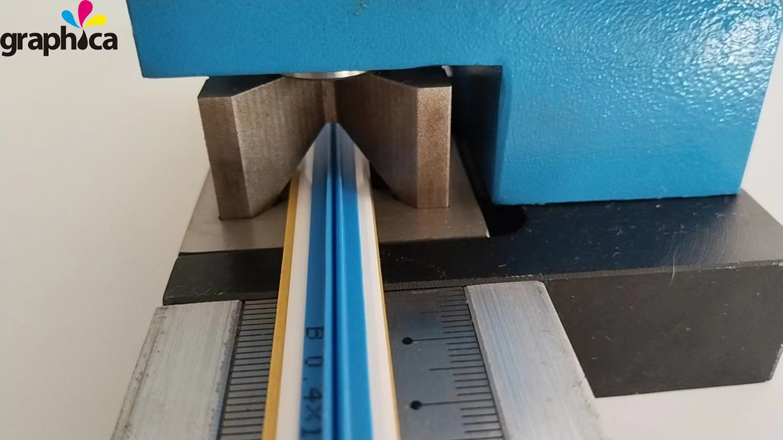 Expérience des coupes précises et lisses avec YQ-50N machine de découpe sous pression Creasing Matrix Cutter