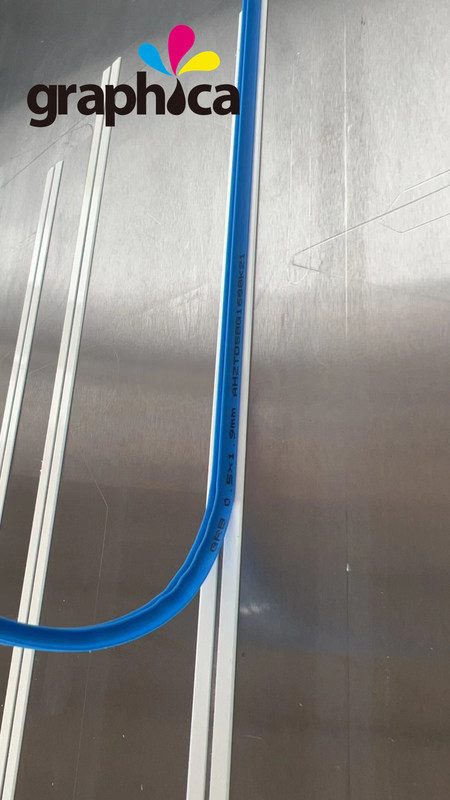 Matrice de creusement de matériau de carton noir pour la découpe sous pression 0,3x1,2 mm Temps de perforation 000-100