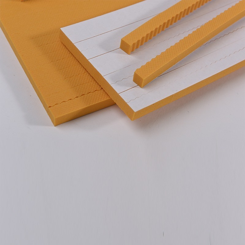 Sponge en mousse de caoutchouc EPDM à découpe sous pression avec adhésif de couleur orange Dimension 10x300x380mm