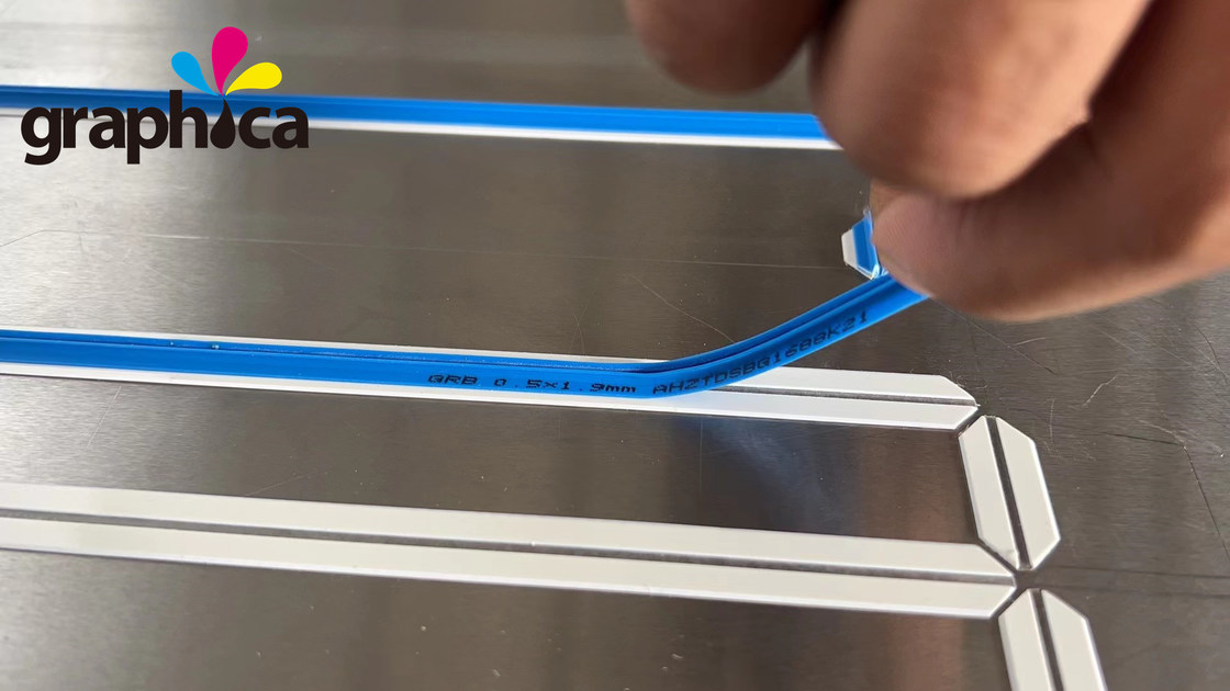 Matrice adhésive de creusement de 0,3 x 1,2 mm certifiée CE GRB pour l'emballage et l'impression de papier