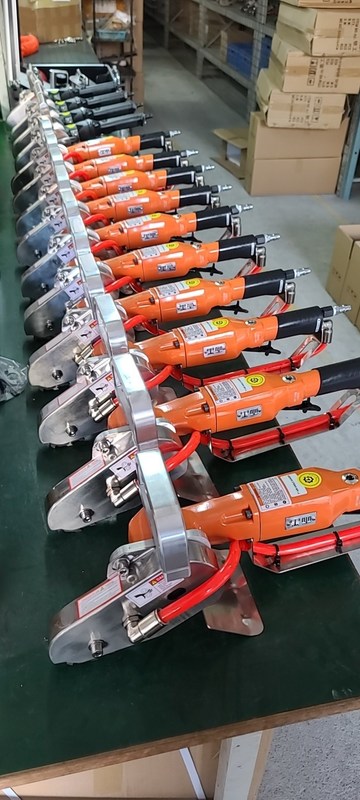 Machine GR-4500 pour la fabrication de cartons par Graphic Beijing