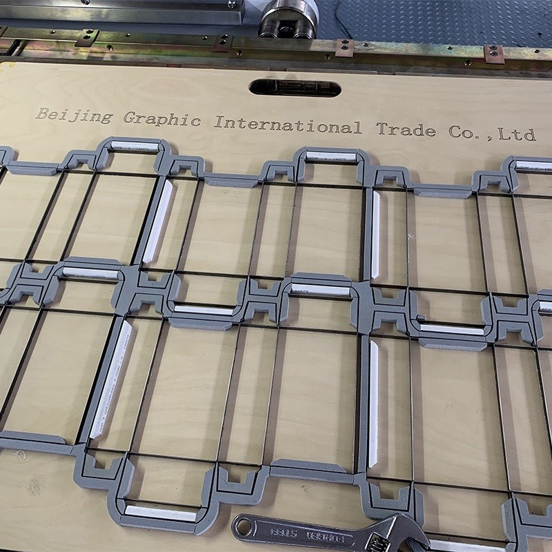 Matrice de canal GRB 0,5 x 1,5 mm Matrice de plisage parfait pour les machines manuelles de découpe sous pression