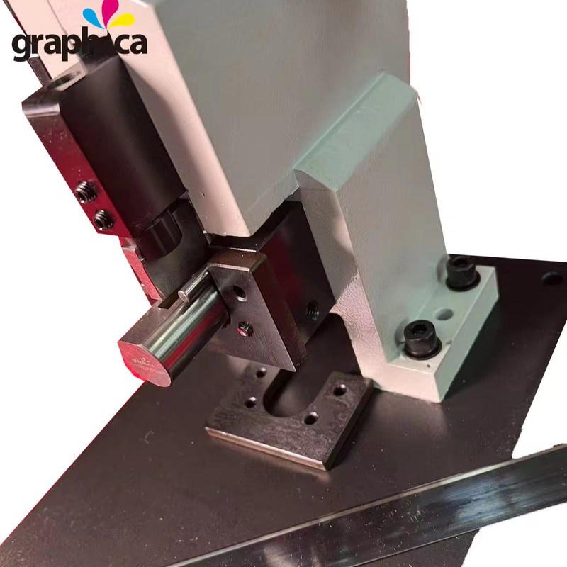 Machine à outils manuelle de découpe à la matrice de métal pour une épaisseur maximale de règle de 3 pts