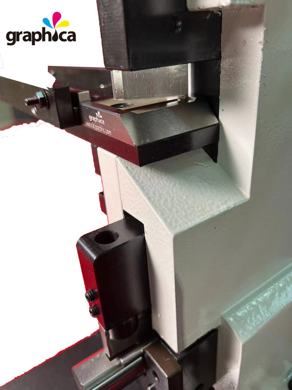 Machine à outils manuelle de découpe à la matrice de métal pour une épaisseur maximale de règle de 3 pts