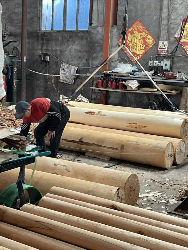 Plywood plat en contreplaqué en encalyptus 8x4 avec une humidité de 6% à 8%