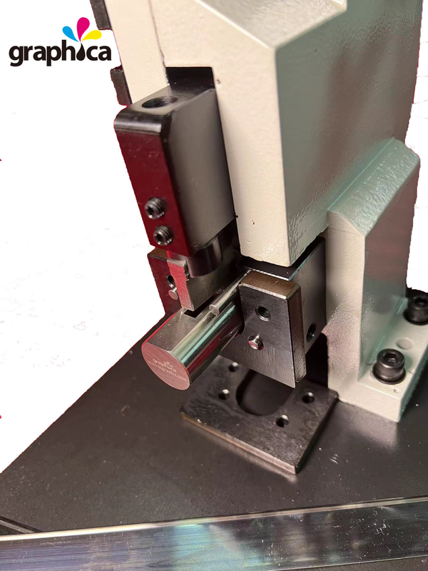 Coupeuse de couteau à barres d'acier graphique ou outil de coupe à la main pour la découpe sous pression en acier