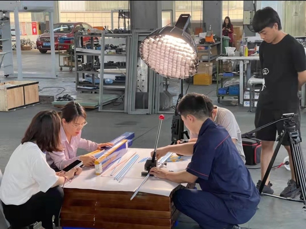 36 pièces de moulage Super March Manuel pliage de règle d'acier Services compétitifs pour 1,42 mm épaisseur maximale de règle