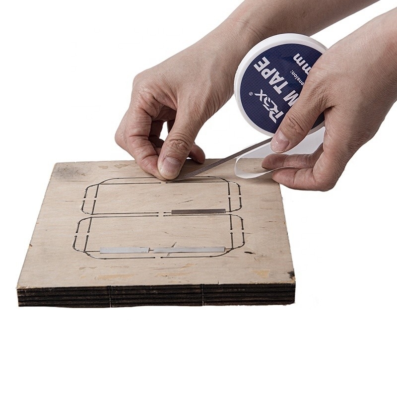 0.10 mm épaisseur Super marche ruban adhésif en acier pour le patchage fabriqué à partir de matériaux d'emballage
