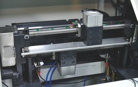 Machine à plier les barres d'acier de matériau brut pour les rouleaux d'acier pour graphique10-B 1,5 mm Min Longueur de bout