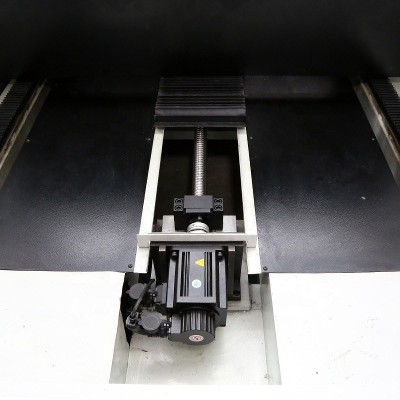 380v Graphique Beijing GIT1218-400W Machine à découper à la matrice laser à plat avec une précision de reposition de ≤0,02 mm